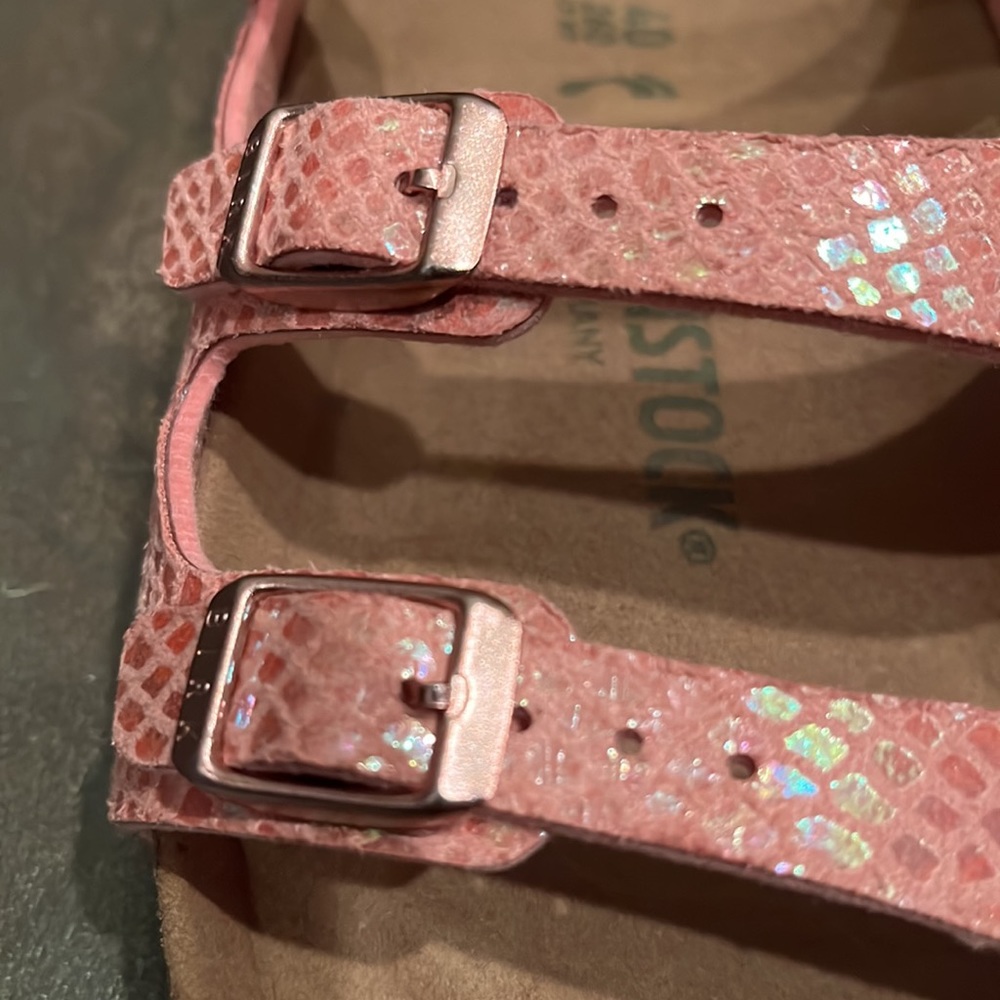 Birkenstock Pink Snakeskin Print with Rose Gold Buckles Size 40 NWT - Picture 3 of 10